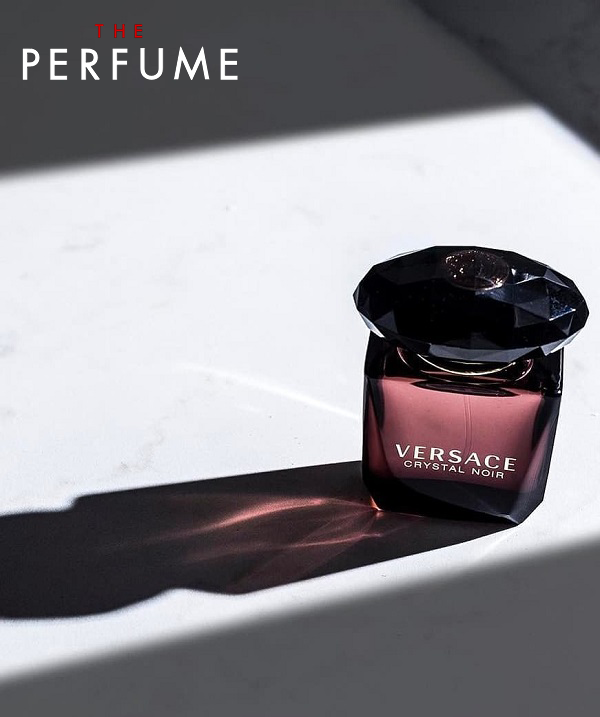 versace-crystal-noir-eau-de-toilette-90ml